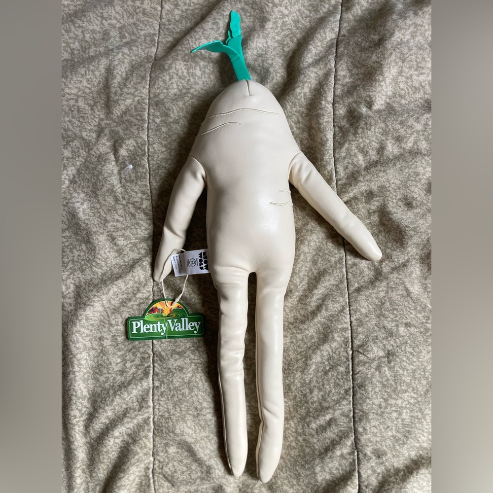 NWT Omega Mart Plenty Valley Cream Posable Plushie Toy Meow Wolf